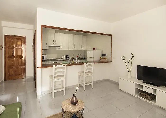 Almirante Vv * Arrecife (Lanzarote)